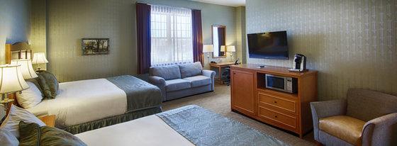 Canton Harvester Inn Room photo